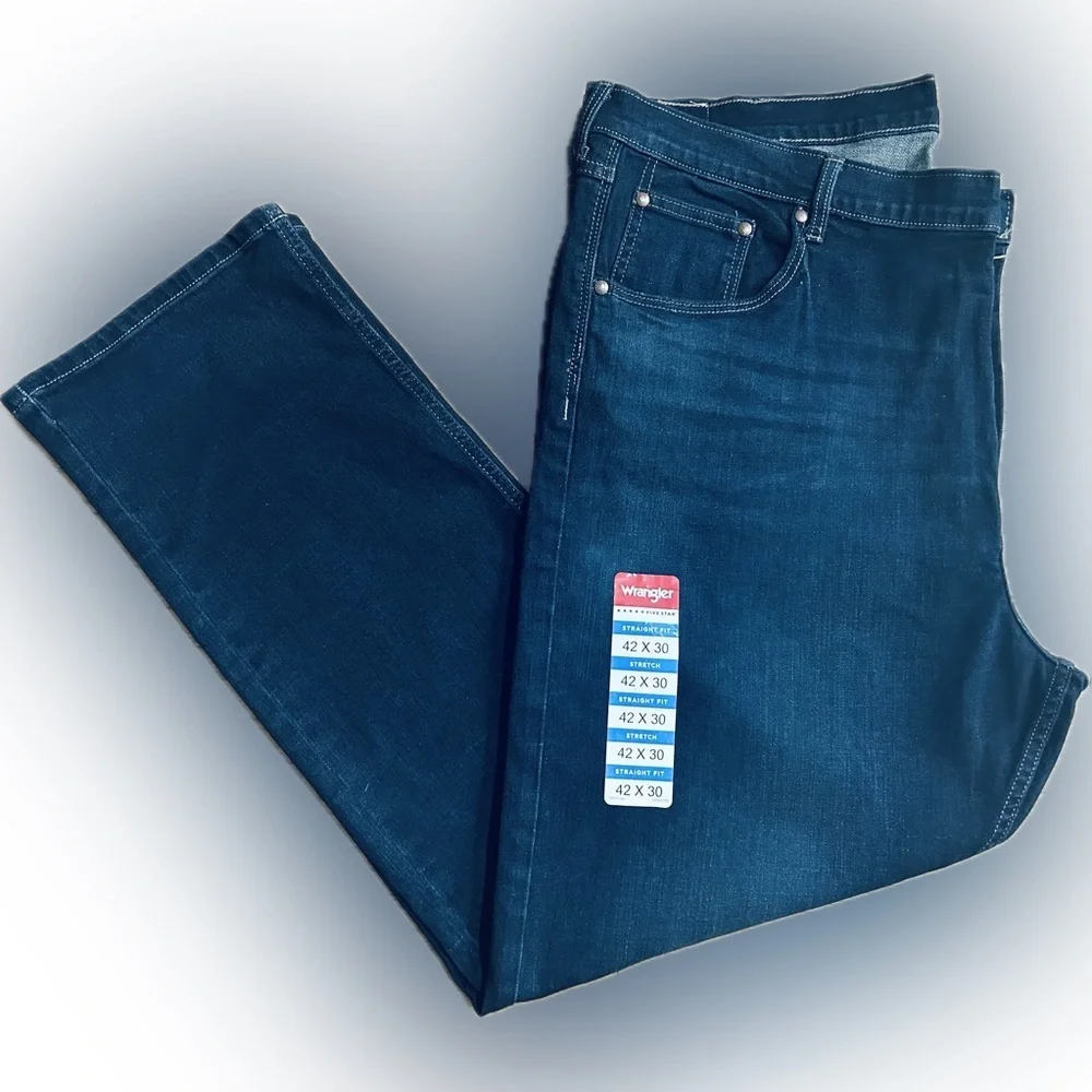 NWT Wrangler SZ42X30 men’s straight leg blue 5 pocket jeans/waist 42”/length 30”